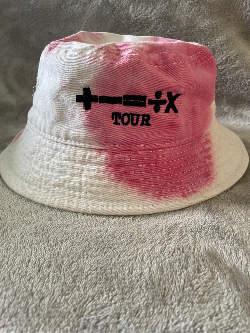 Ed Sheeran Mathematics Tie-Dye Pink & White 'Tour' Bucket Hat
